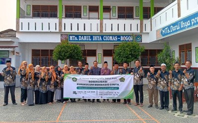 Mengukuhkan Pendidikan Berbasis Cinta di MTs. Darul Ihya