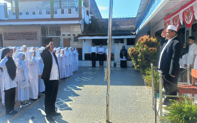 Semarakkan Hari Guru di MTs Darul Ihya!