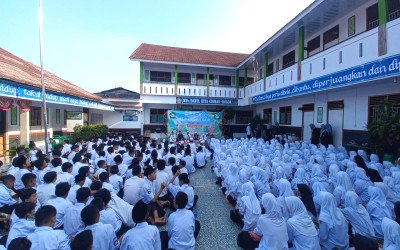 Bersholawat Bersama Rayakan Maulid Nabi Muhammad SAW di MTs Darul Ihya