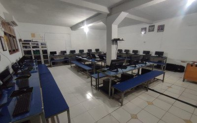Pembaruan Laboratorium Komputer MTs Darul Ihya: Komitmen Nyata untuk Pendidikan Berkualitas!